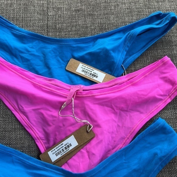 Skims Fit Everybody Thong - Picture 2 of 13